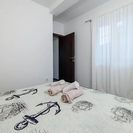 Dino Apartament